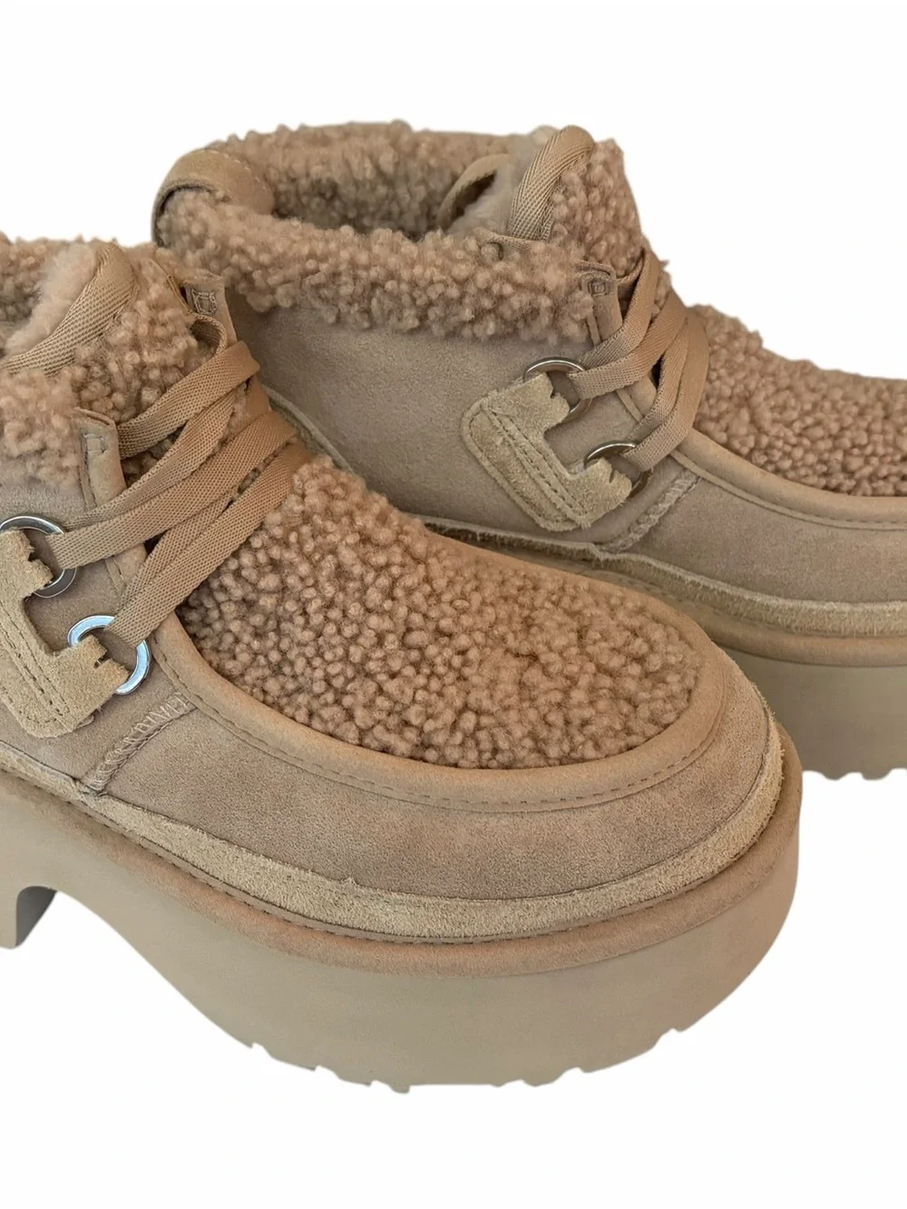 UGG Women's Tan Suede Shearling Platform Lace-Up Boots size 8